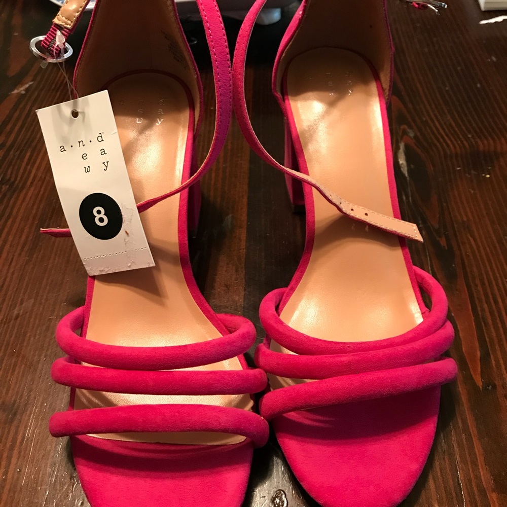 Krysten Block Heels Size 8 Hot Pink NWT